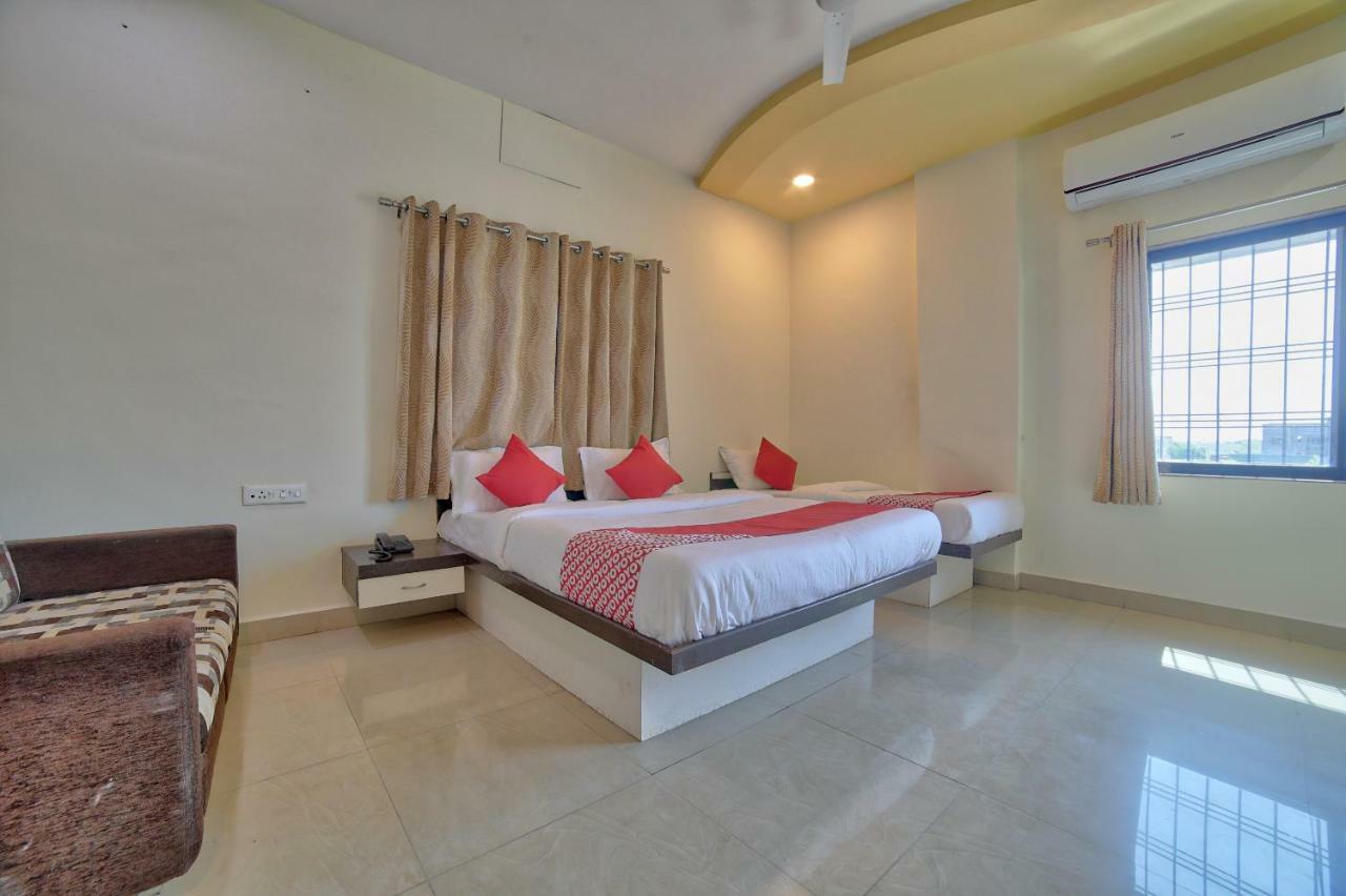 Oyo 35538 Hotel Risha Chandrapur Esterno foto